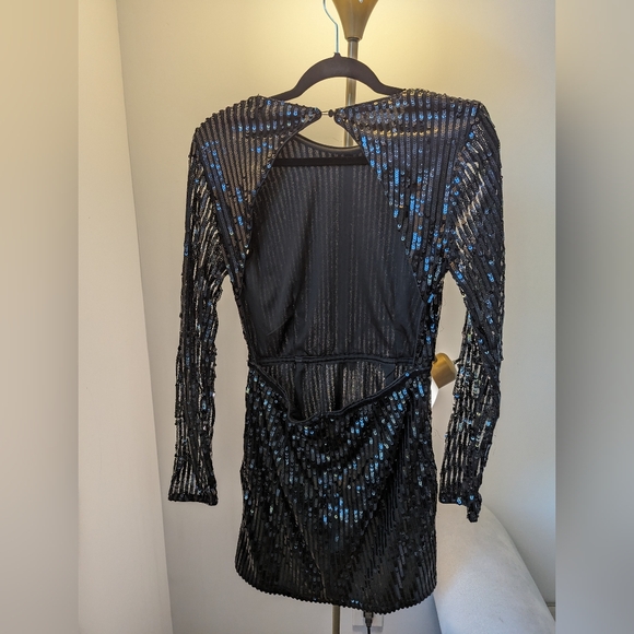 Sheer sequin Backless Mini dress - Picture 4 of 6